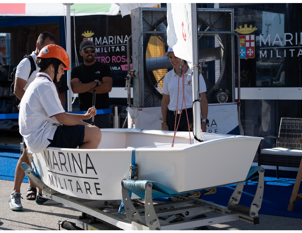 Al Marina Militare Nastro Rosa Tour debutta il Progetto Giovani