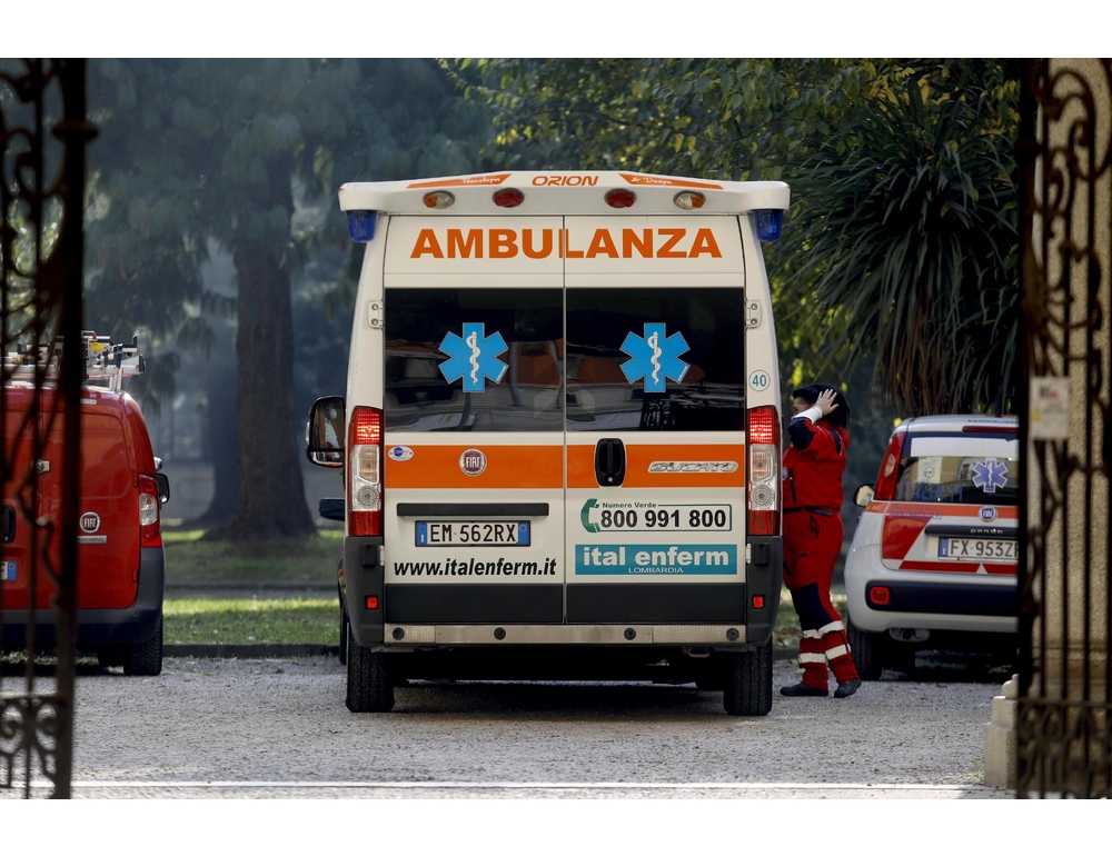 Al cimitero di Garlasco con 37 gradi, 56enne muore per un malore