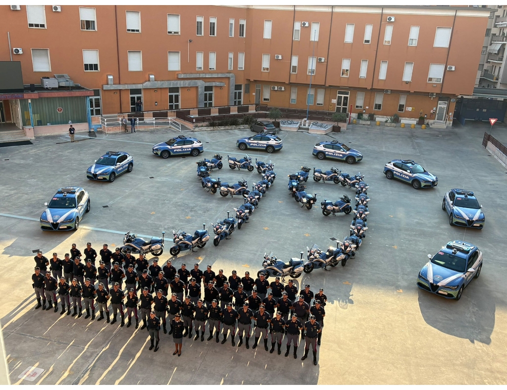 Al via la 1000 Miglia, Polizia fa la scorta e ha tre auto in gara