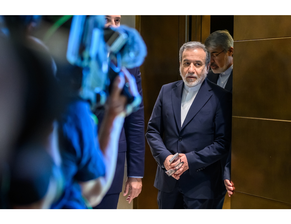 Araghchi, qualsiasi interferenza su Hormuz aggraverà la situazione