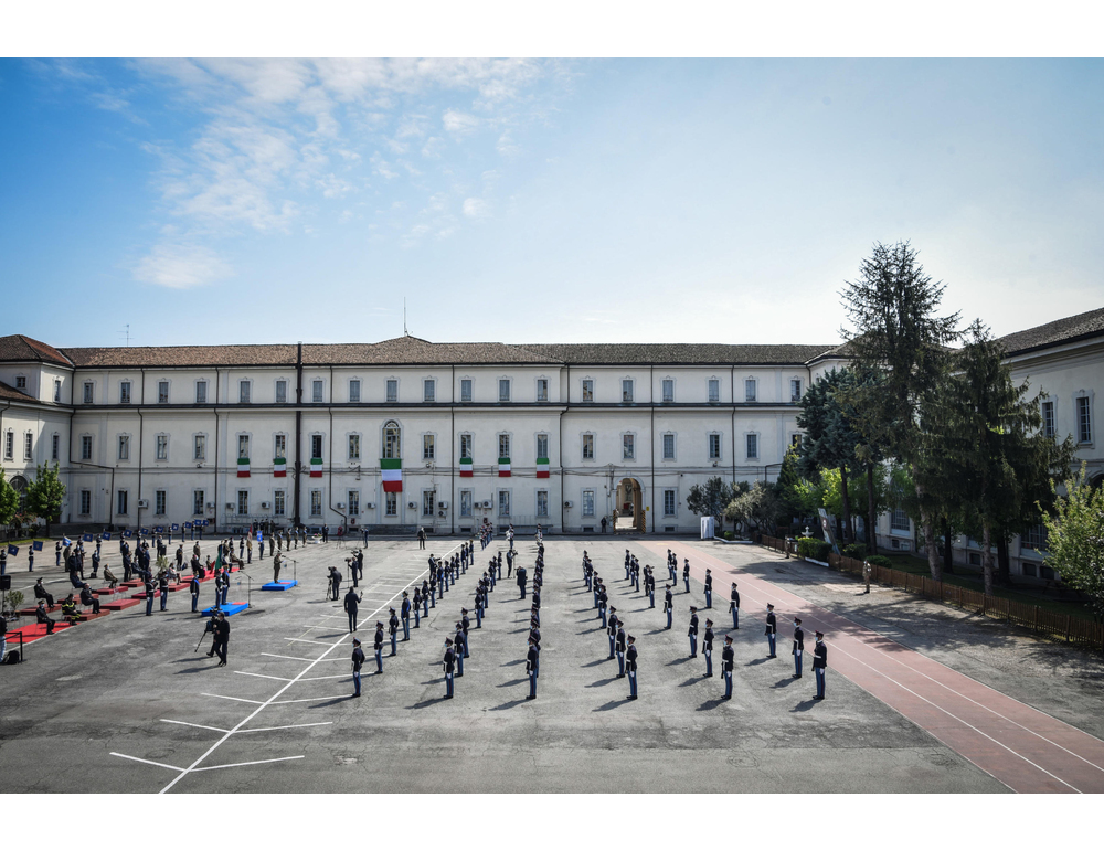 Arrestato per violenza sessuale insegnante scuola militare a Milano