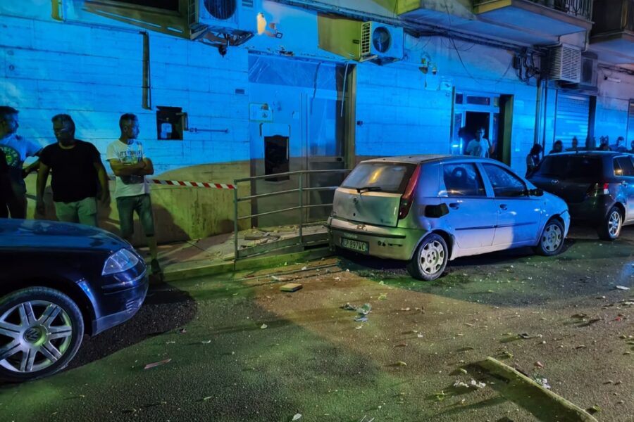 Doppia esplosione alla periferia della città