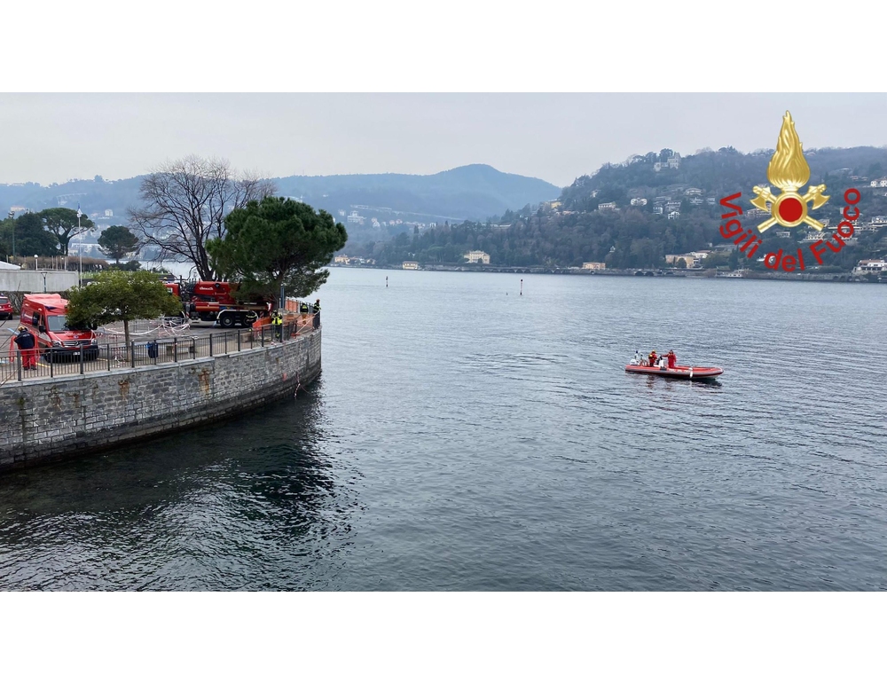 Auto cade nel lago di Como, grave una donna, un uomo disperso