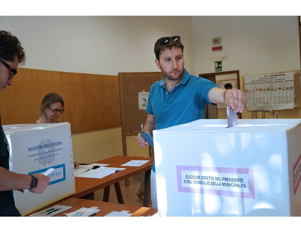 Ballottaggi:alle12 affluenza su base nazionale 13,55%,in calo rispetto primo turno