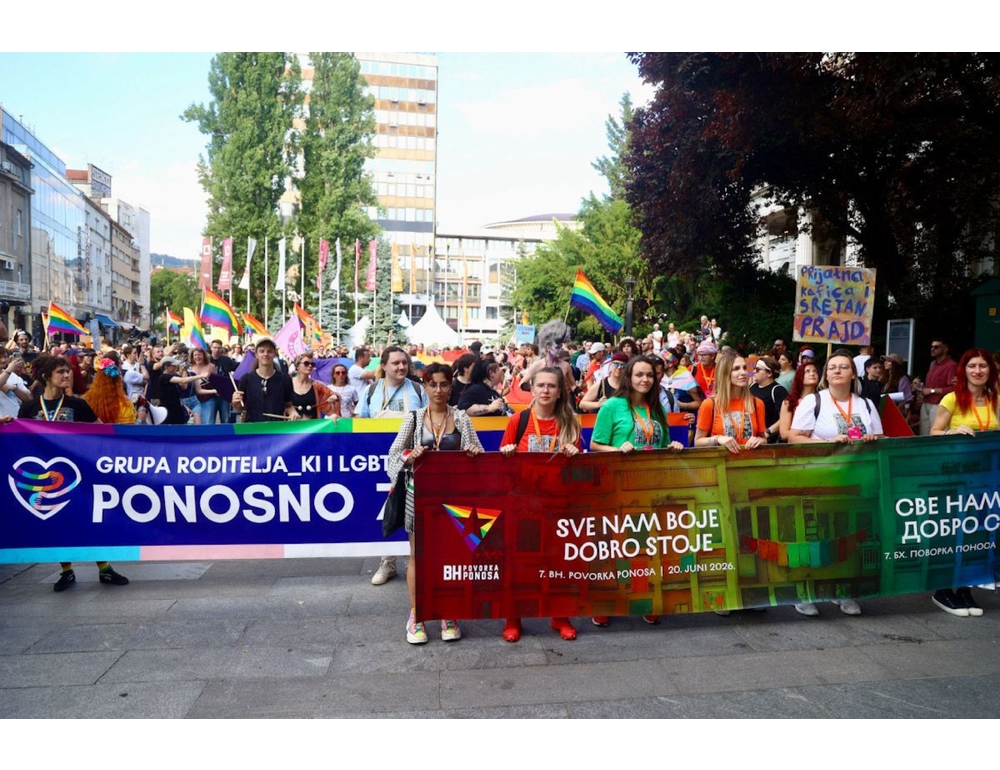 Blindato da polizia e fra messaggi d’odio, il 7/mo Pride sfila a Sarajevo