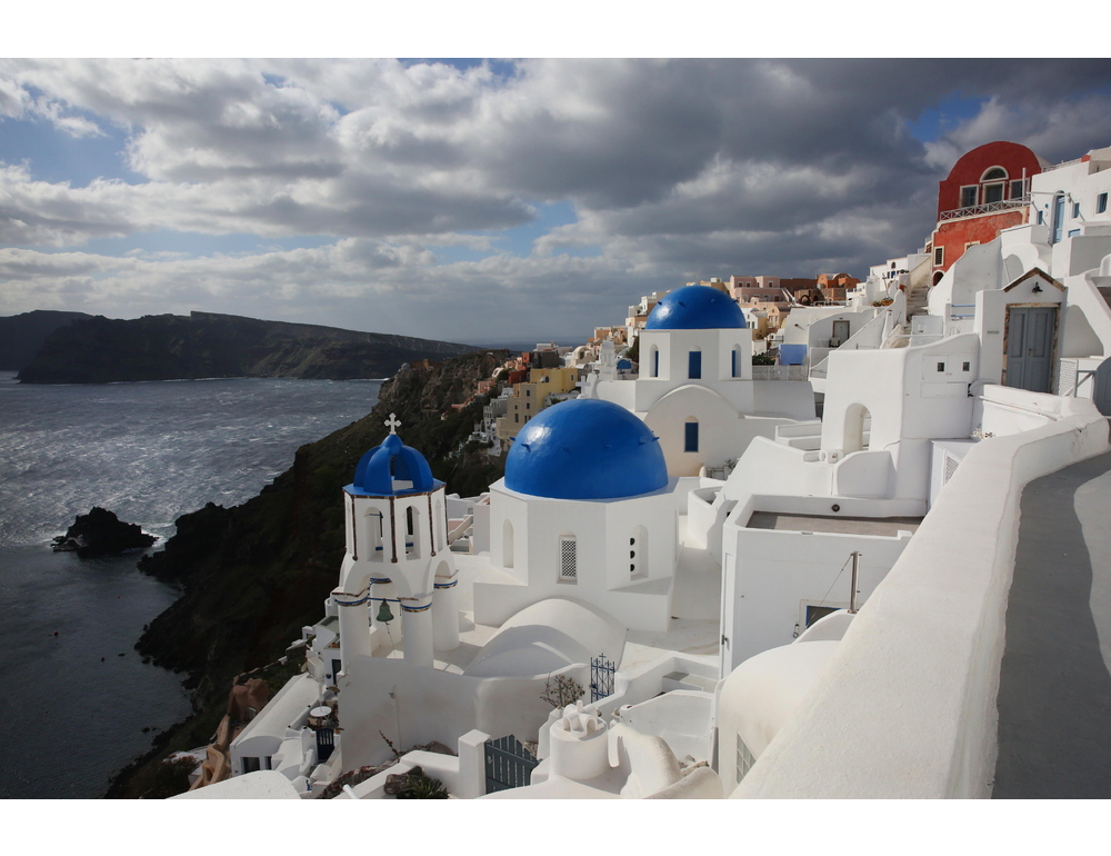 Bus turistici in sciopero a Santorini, disagi per le crociere
