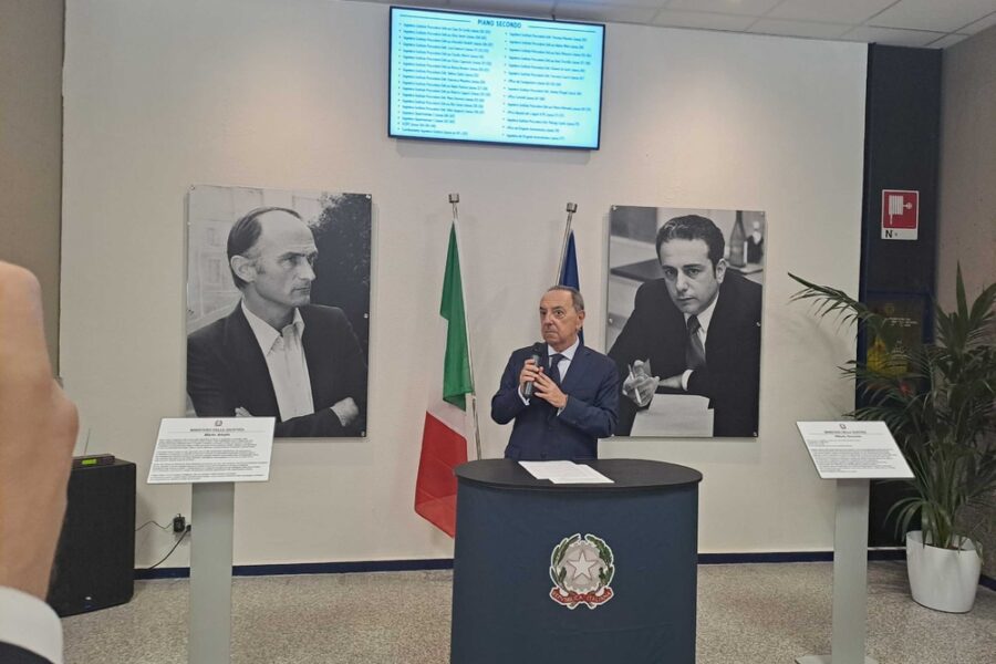 Collocate le loro foto