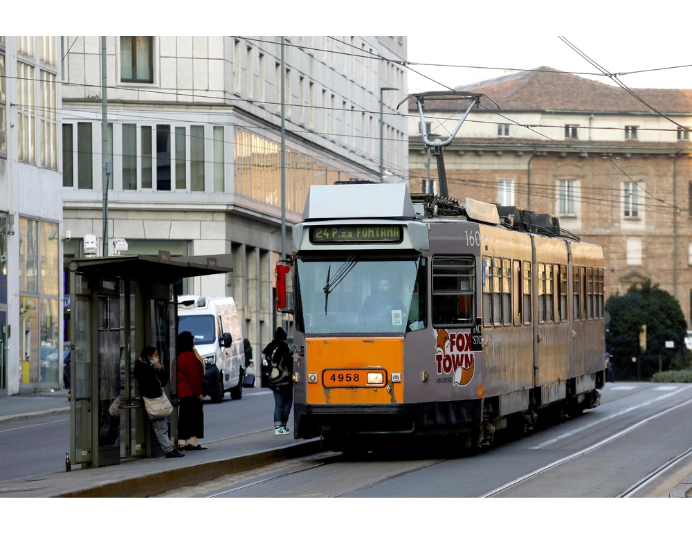 Chat tra dipendenti Atm Milano con immagini telecamere dei mezzi
