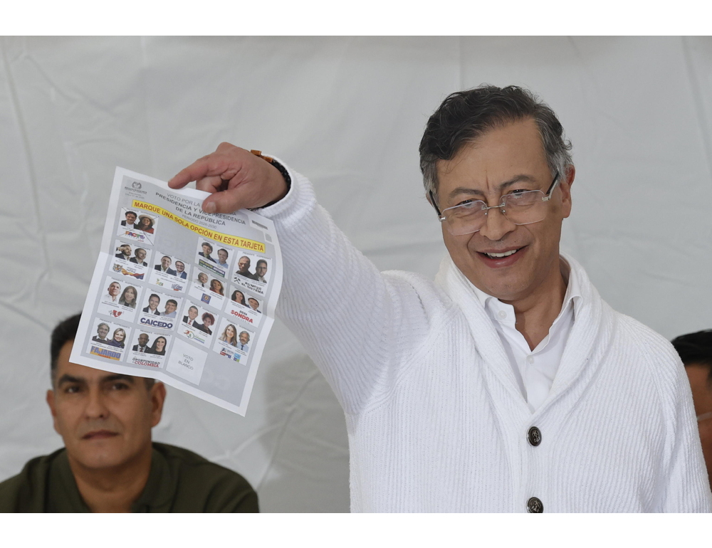 Colombia, vietato al presidente Petro di usare X per fini elettorali