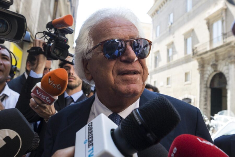 Accusato di corruzione. Il figlio Tommaso patteggia