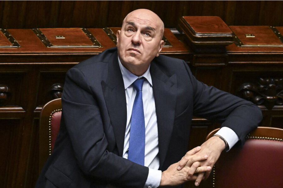 Amplificate da approccio politico interno sempre pronto a danneggiare governo pro tempore