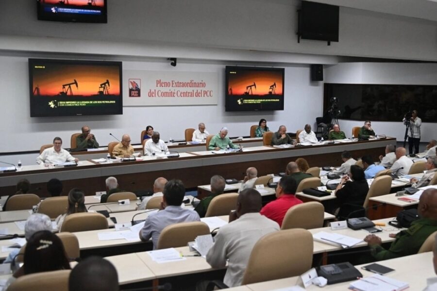 Il Comitato Centrale vara 20 misure col sì di Raúl Castro
