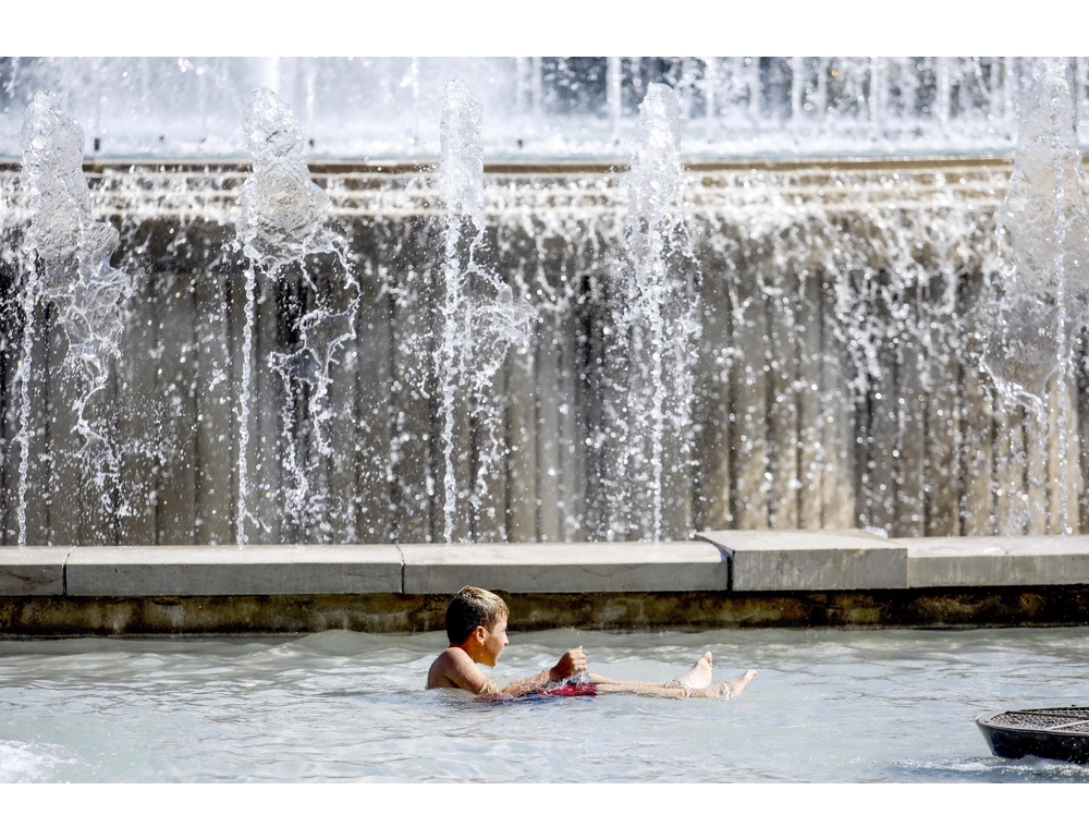 Dal weekend sarà caldo estremo con notti tropicali a 28 gradi