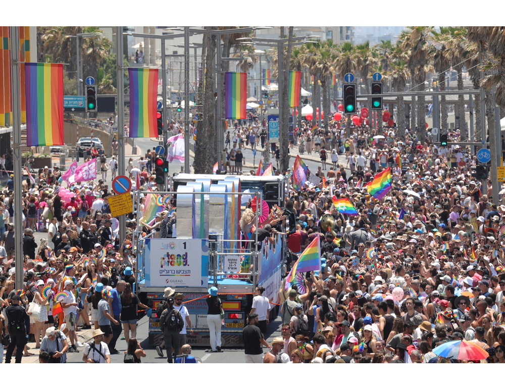 Dopo due anni torna il Pride Lgbt a Tel Aviv, oltre 100mila in piazza
