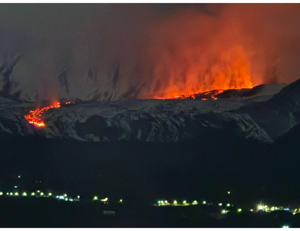Etna, attività effusiva nell’alto settore della Valle del Bove