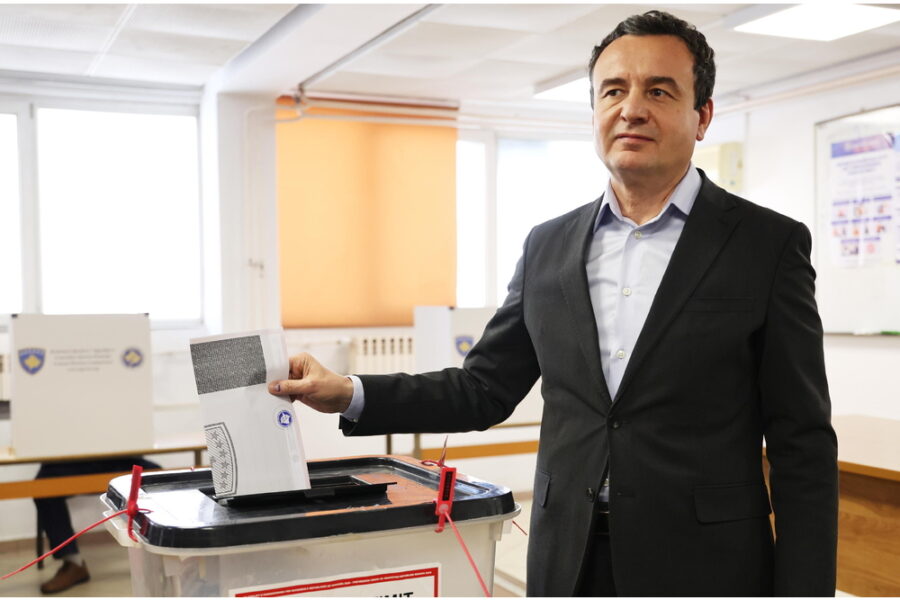 Perde la maggioranza assoluta