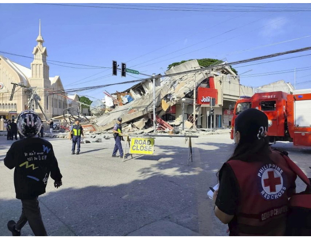 Filippine, sale a 15 morti il bilancio delle vittime del terremoto