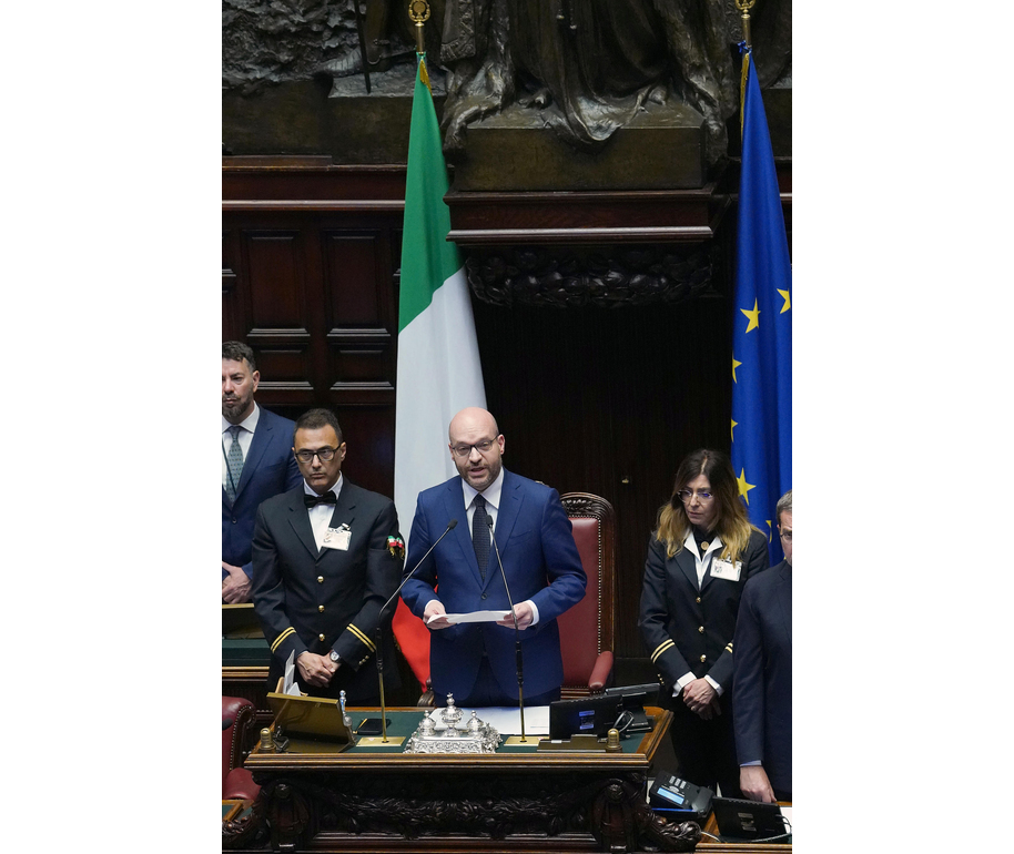 Fontana scrive a deputati questori per avvio istruttoria su caso Silvestri