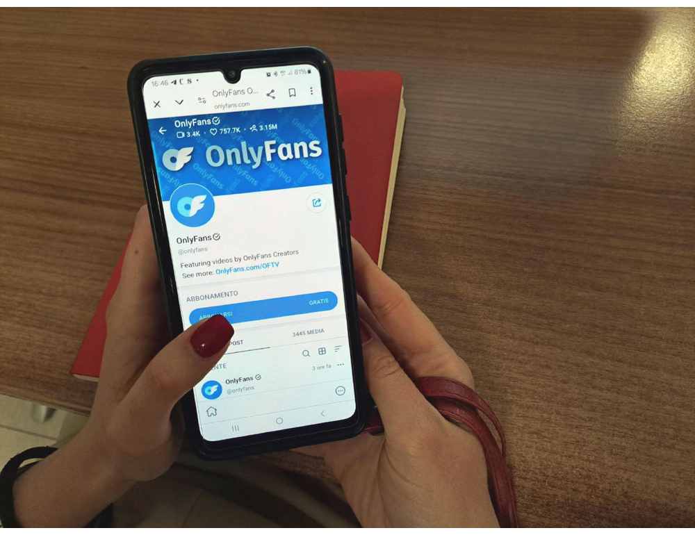 Guadagnava ‘in nero’ su Onlyfans e percepiva la Naspi, denunciata dalla Gdf