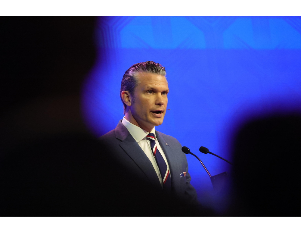 Hegseth in Normandia, ‘oggi su spiagge europee nuova invasione, l’Europa agirà?’