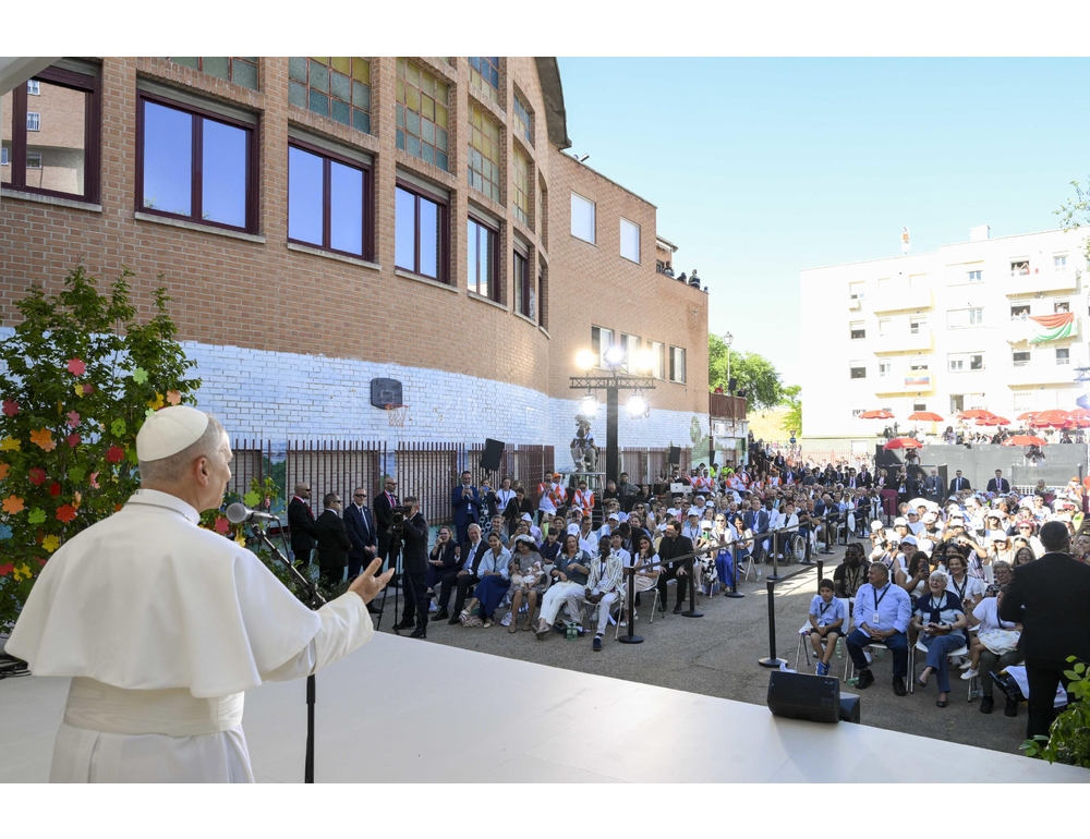 Il Papa, ‘corruzione tracotante, sempre più poveri e ingiustizie’