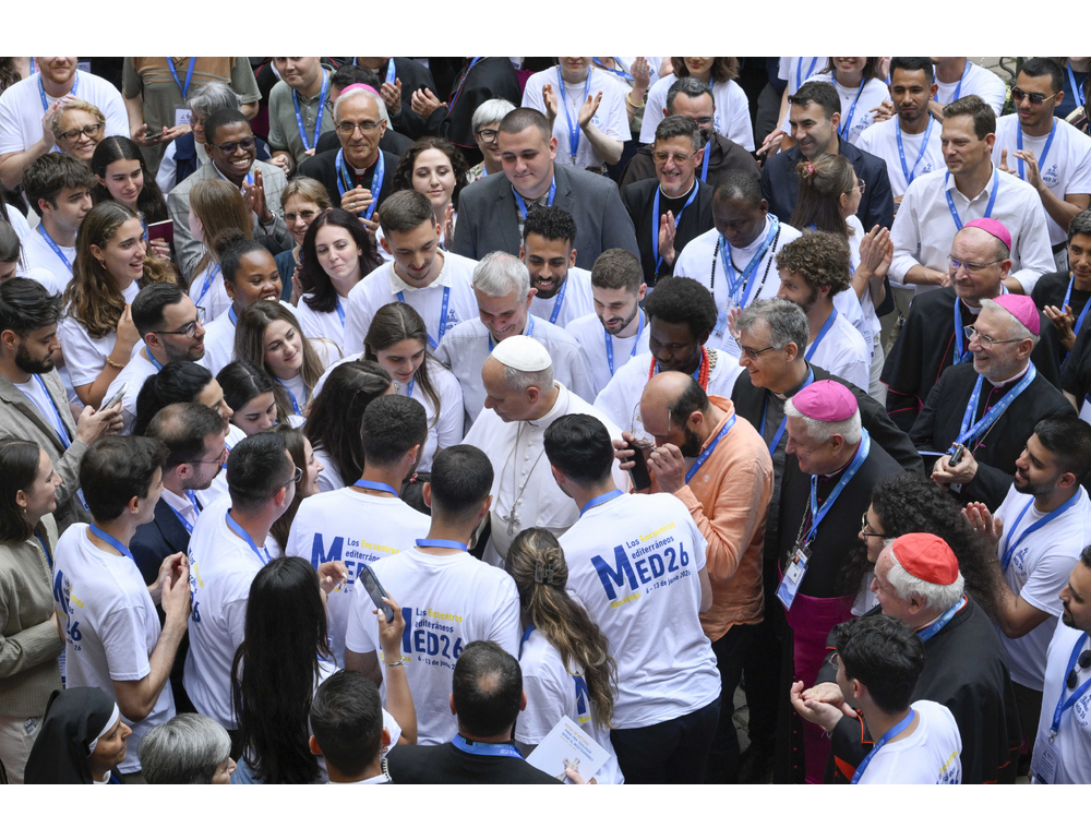 Il Papa è arrivato allo stadio olimpico Lluis Companys