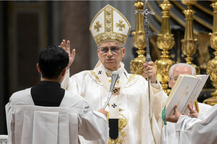 L'omelia di Leone nella messa a San Pietro apre il Concistoro straordinario