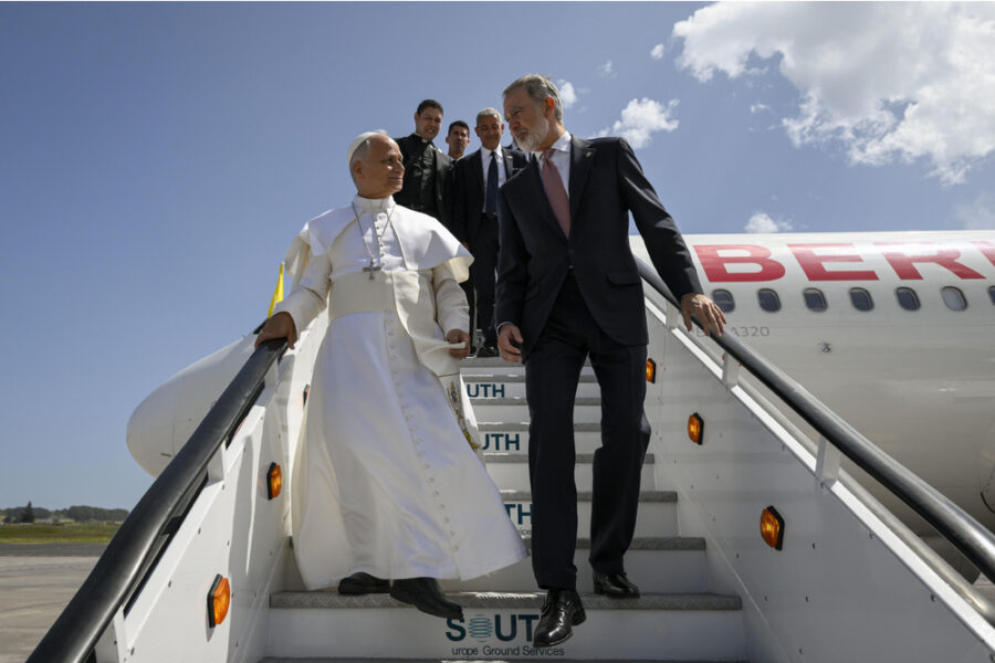 La delegazione vaticana e i giornalisti rientreranno con altro aereo