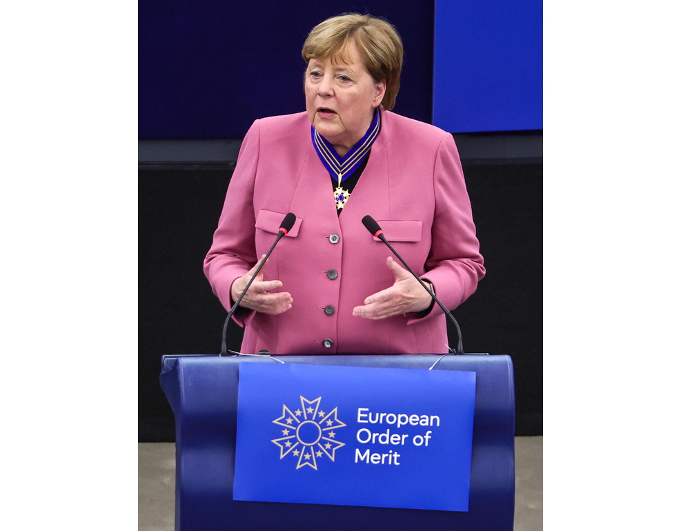 Il ritratto di Angela Merkel tra le opere della Cancelleria federale tedesca