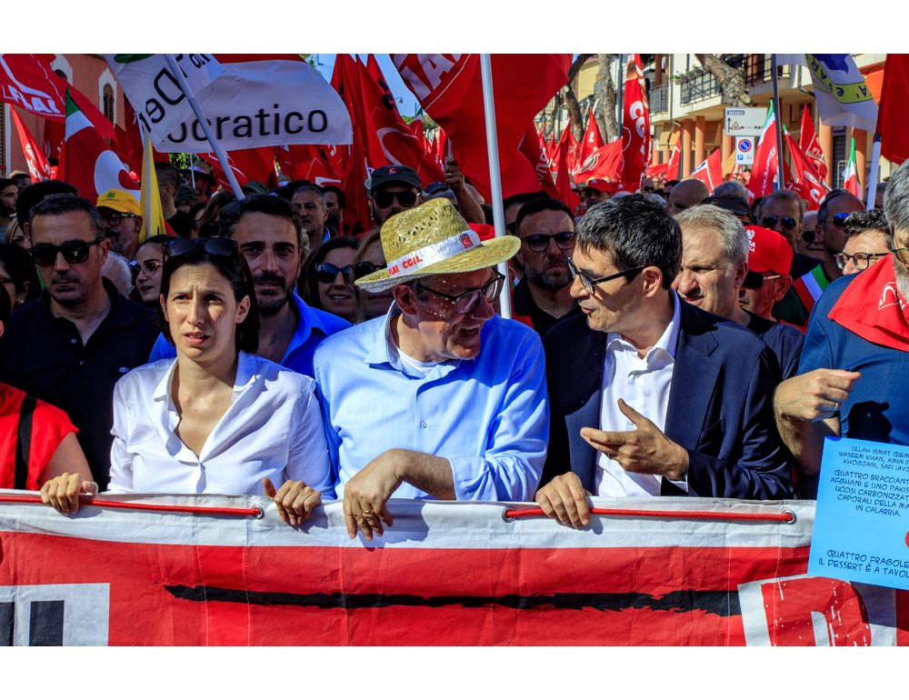 In migliaia sfilano con la Cgil ad Amendolara contro il caporalato