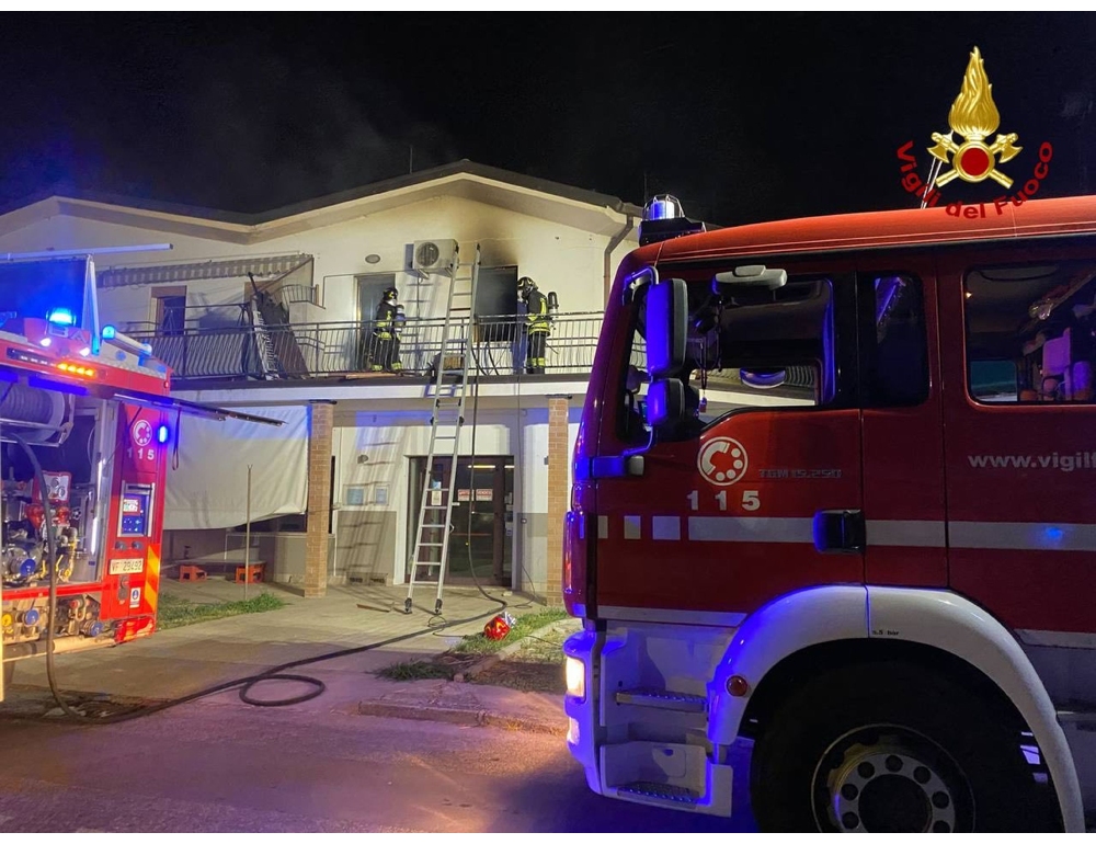 Incendio in casa, 54enne muore carbonizzato in provincia di Mantova