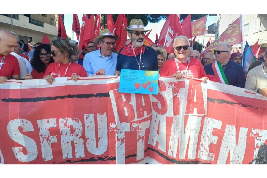 Presenti delegazioni dei partiti di centrosinistra e associazioni