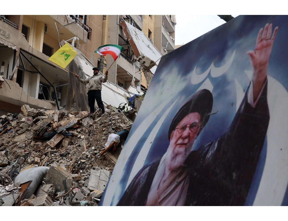 Iran, tre giorni festivi a Teheran per i funerali di Ali Khamenei
