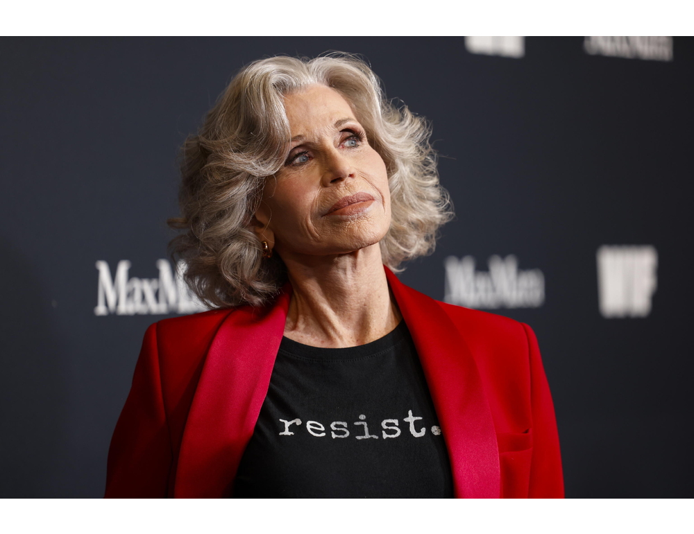 Jane Fonda in piazza contro Trump, la sua America più pericolosa del maccartismo