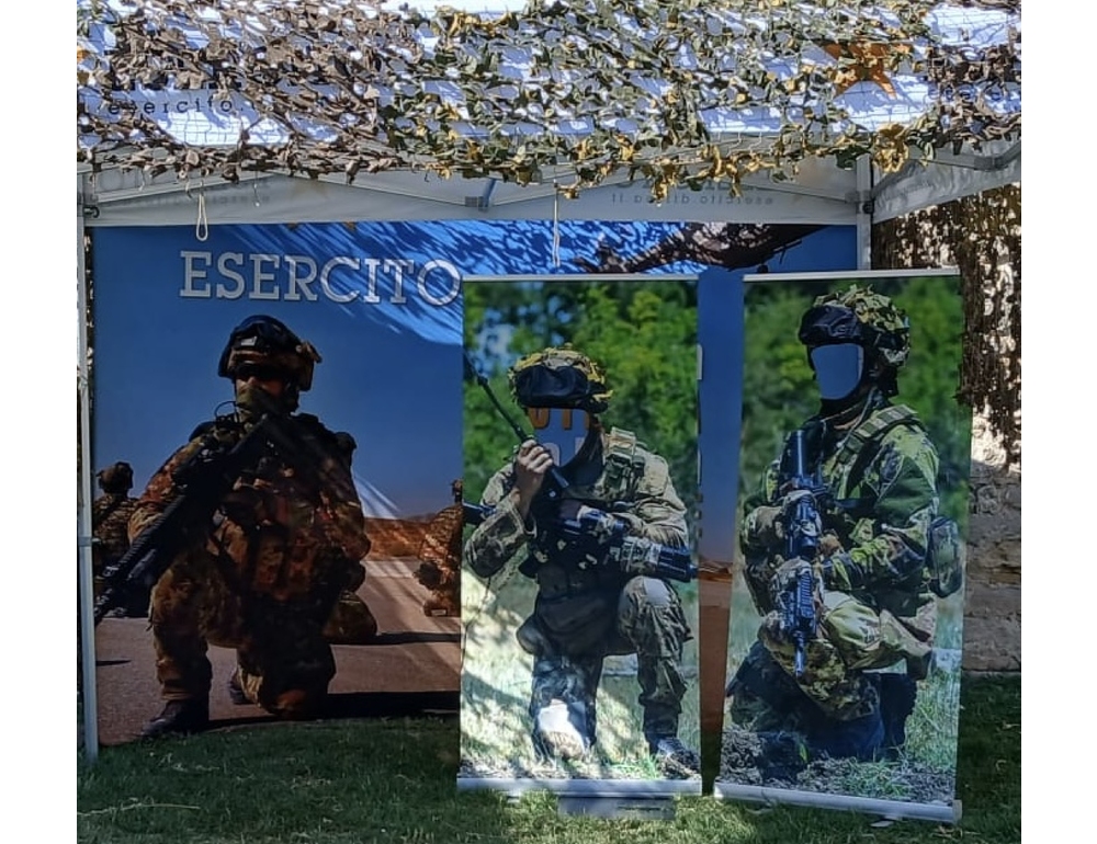Lo stand dell’Esercito alla fiera del fumetto, polemica a Termoli