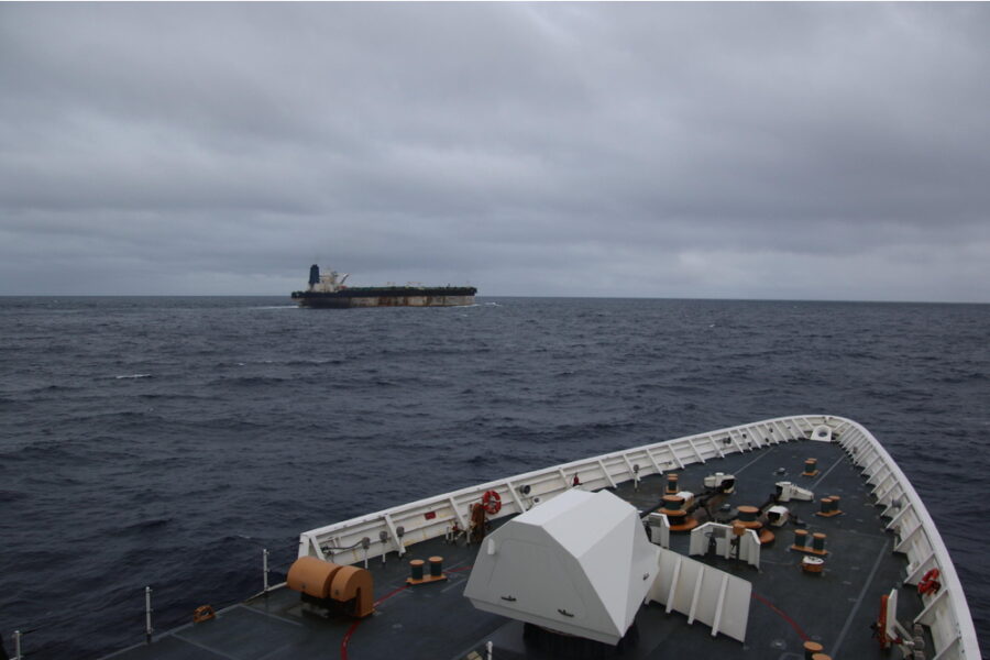 'È inaccettabile che le navi eludano le sanzioni internazionali'