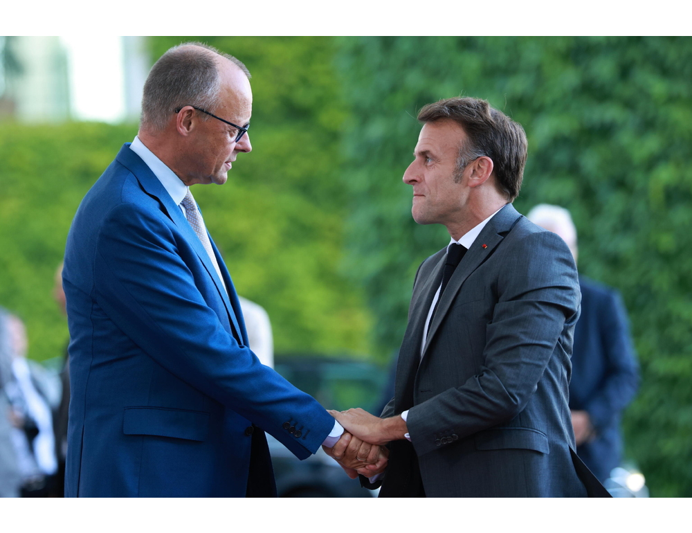 Macron, ‘aumentate spese su difesa, europei e americani più vicini’