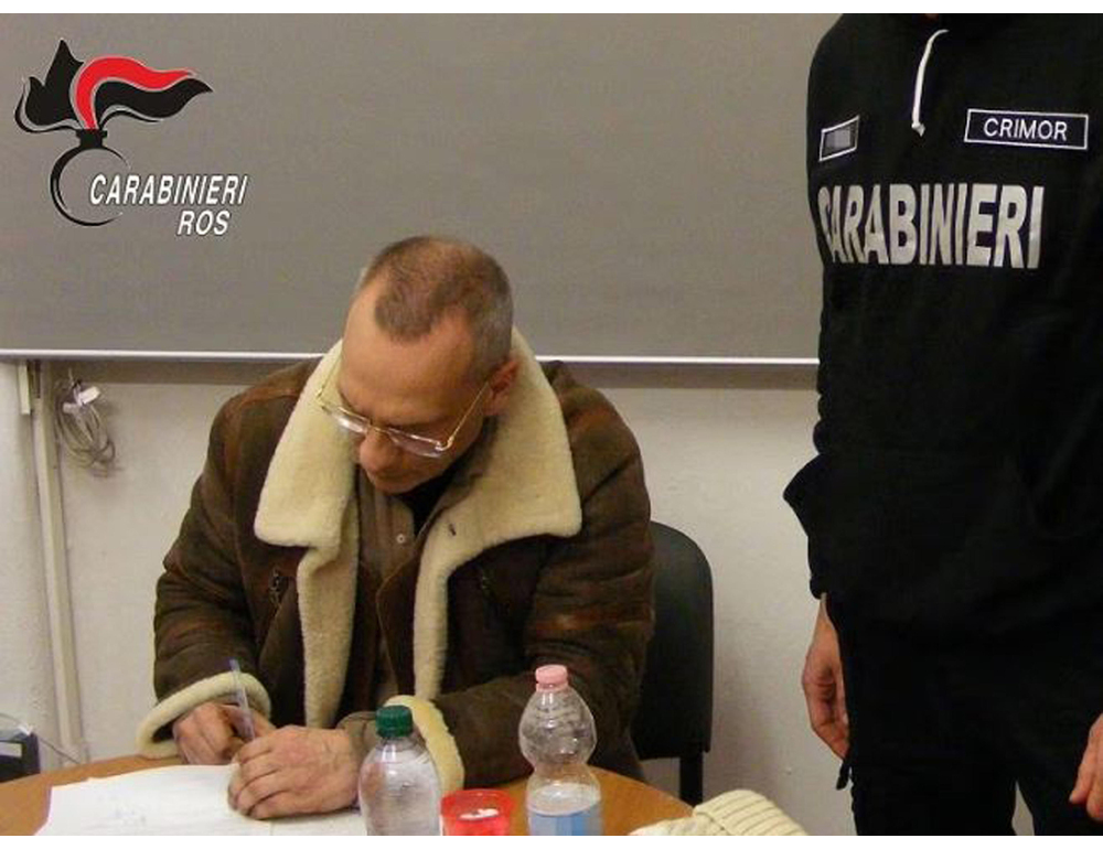 Mafia: perquisizioni a ex medico, accusato di aver favorito Messina Denaro