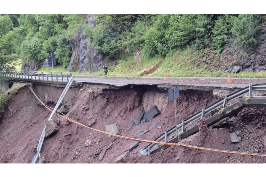 Smottamento sulla strada provinciale