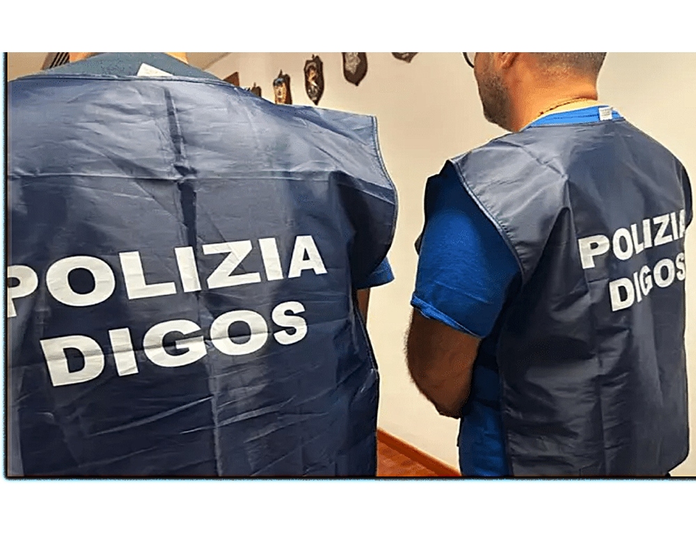 Materiale jihadista e manuali per fabbricare armi, arrestato 16enne