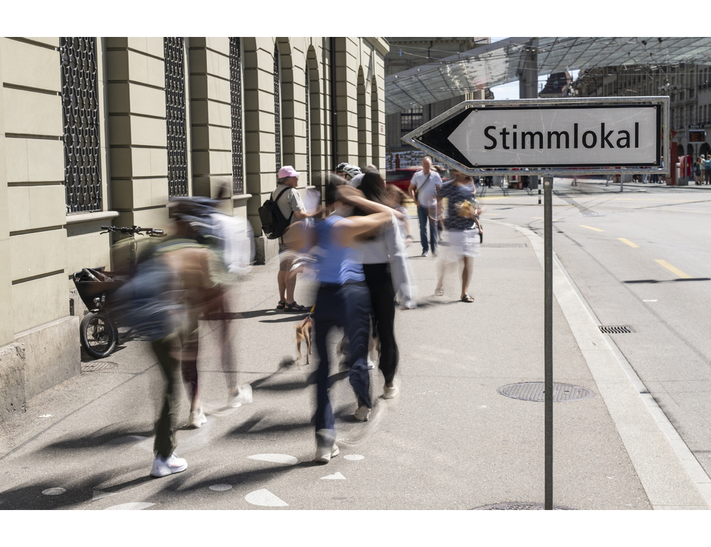Media, dalle prime proiezioni vince il no al referendum in Svizzera