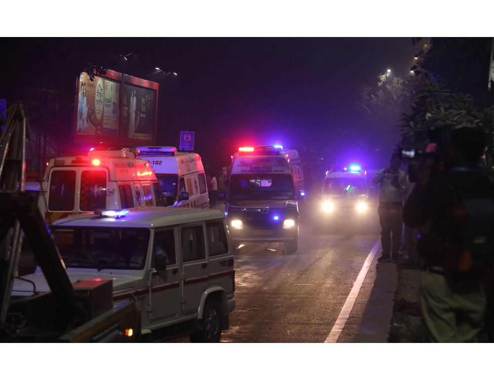 Media, ‘incendio in un centro commerciale in India, almeno 12 morti’