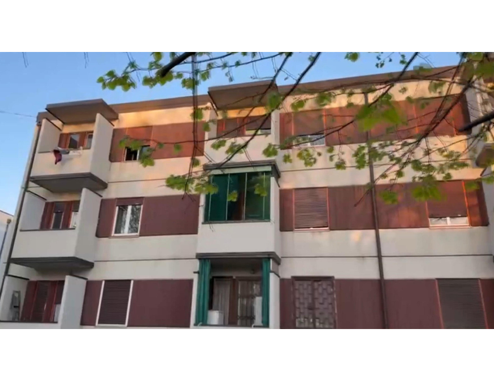 Morta caduta dal balcone, analisi della Scientifica rafforza ipotesi omicidio