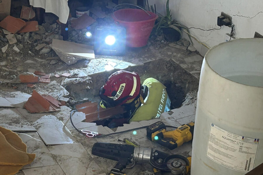 Rischi anche per i vigili del fuoco italiani dopo l'ultima scossa