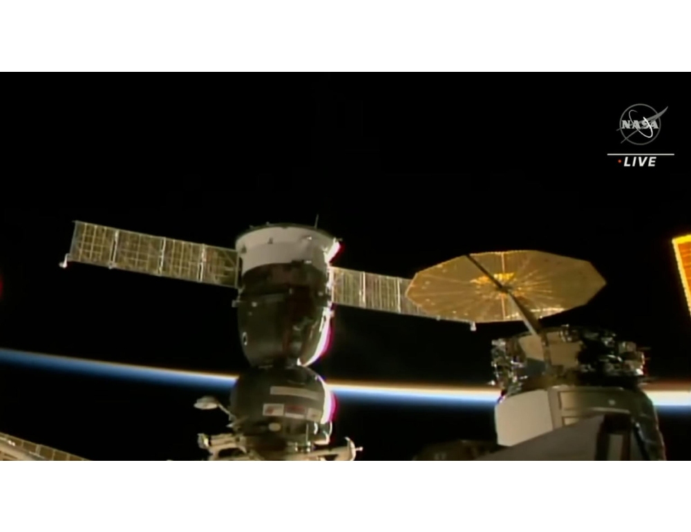 Nuova perdita di aria sulla Iss, astronauti trasferiti nelle navette