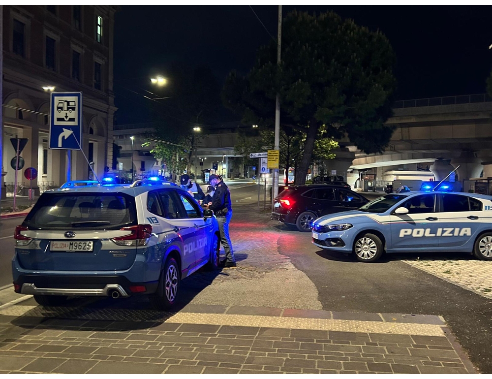 Omicidio a Napoli, uomo trovato morto in strada