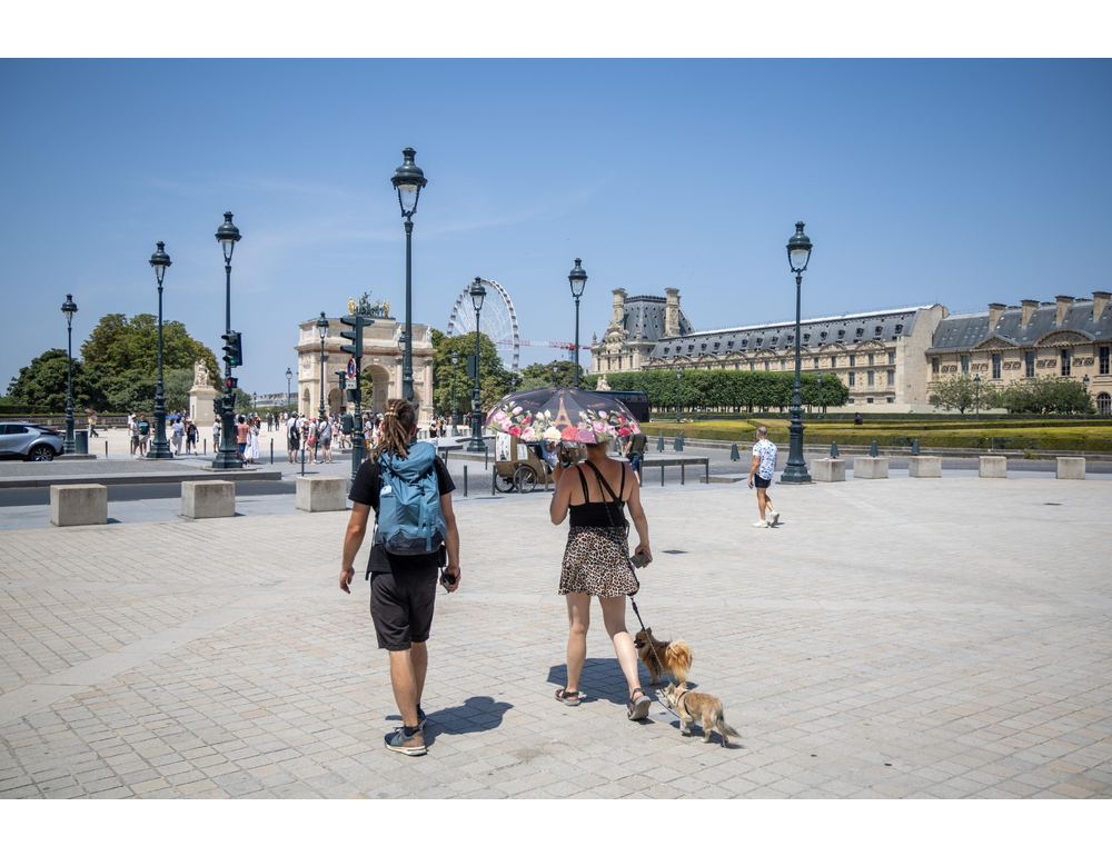 Parigi si sveglia con 14 gradi, ‘ma dal 6 luglio tornerà l’afa’