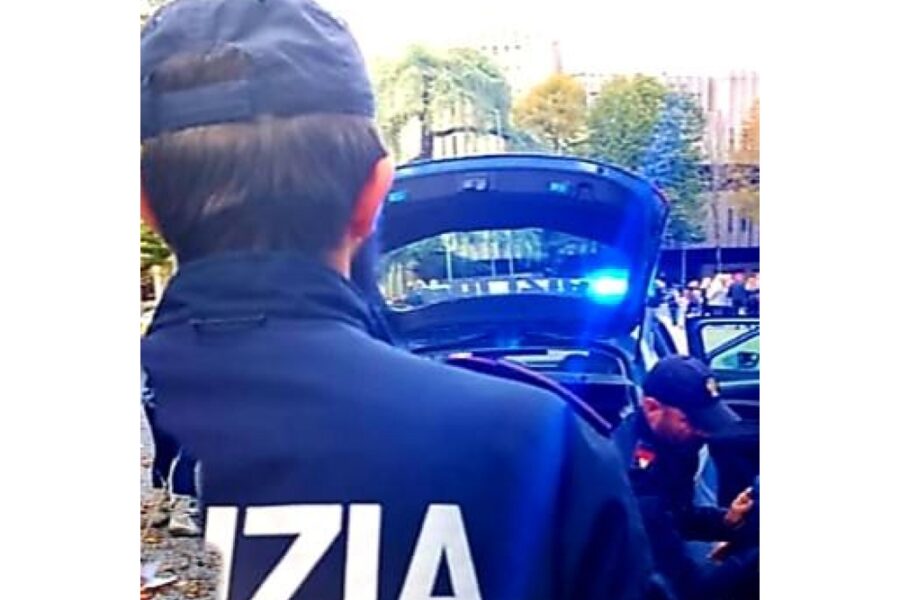 Era una tentata rapina. L'episodio in piazza d'Azeglio la sera