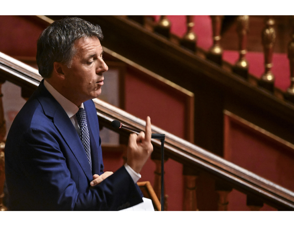 Renzi, se Vannacci va con il centrodestra perde la faccia, ma Fi il ruolo politico