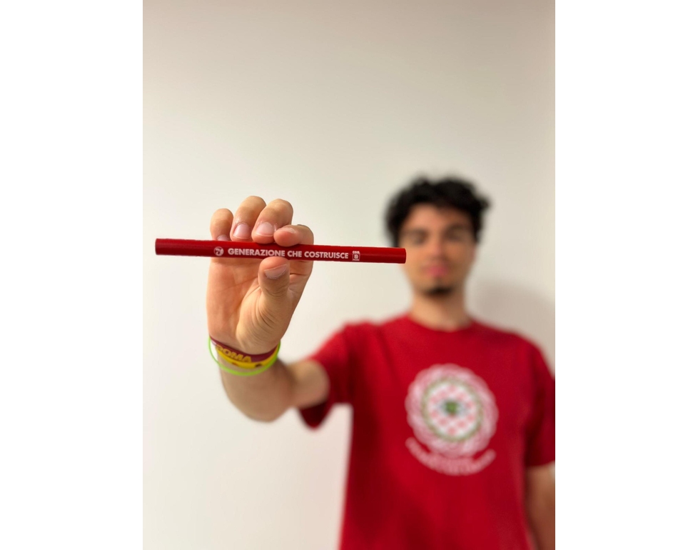 Rete Studenti Medi alla maturità con matita rossa ‘generazione che costruisce’